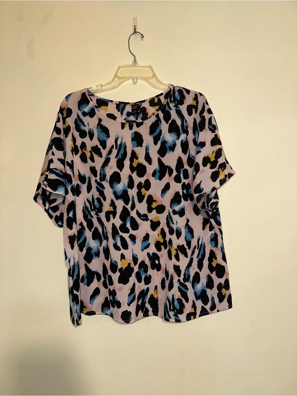 Colorful Leopard-Print Short Sleeve Blouse